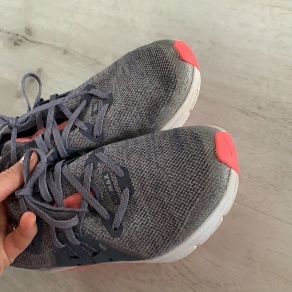 Nike Air Max Tavas Women’s Sequent 3 GS Running‎ Shoe size 6.5 youth gray coral - Picture 3 of 11